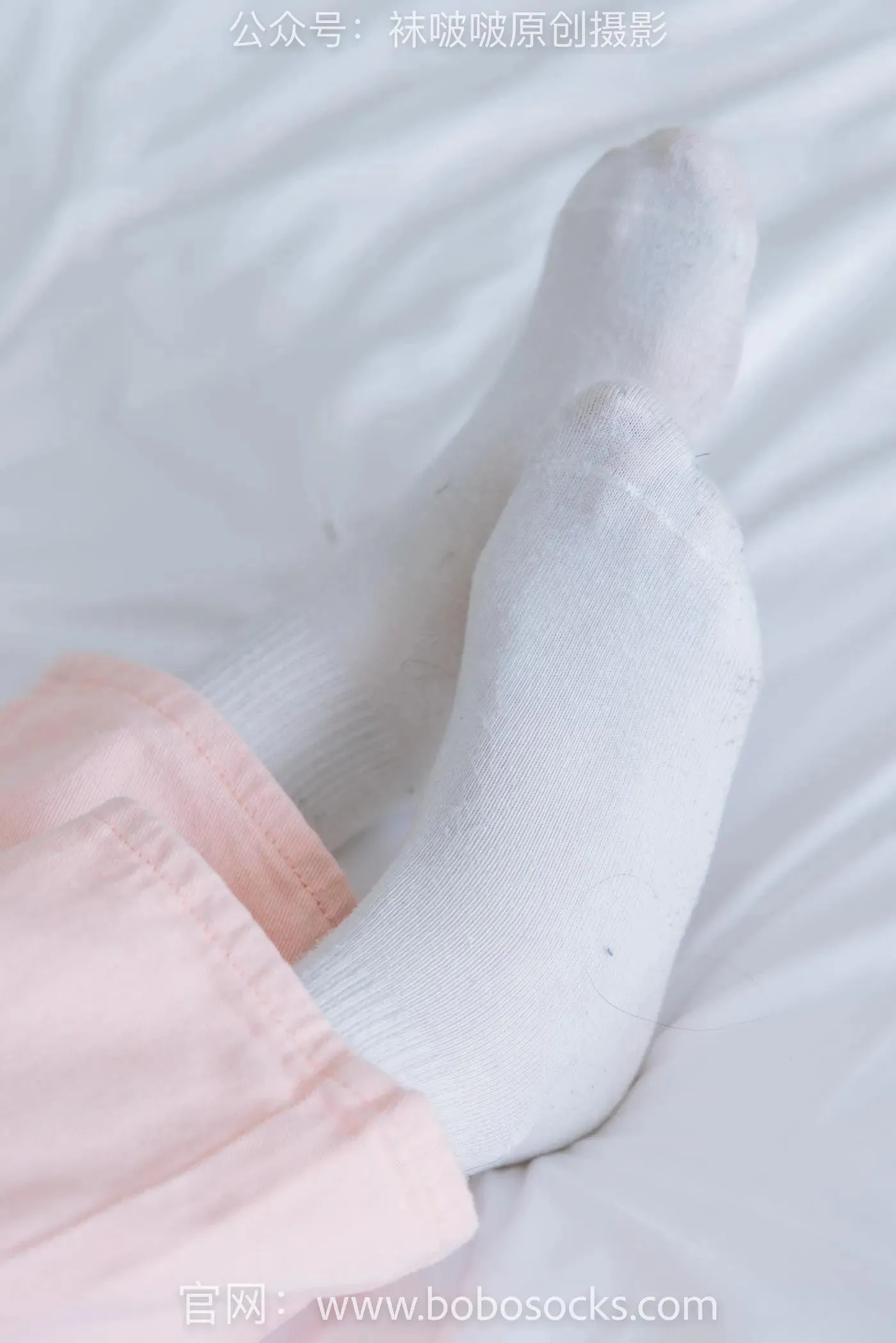 [BoBoSocks袜啵啵]NO.141 周周-运动鞋、白棉袜、裸足 [140P]插图7